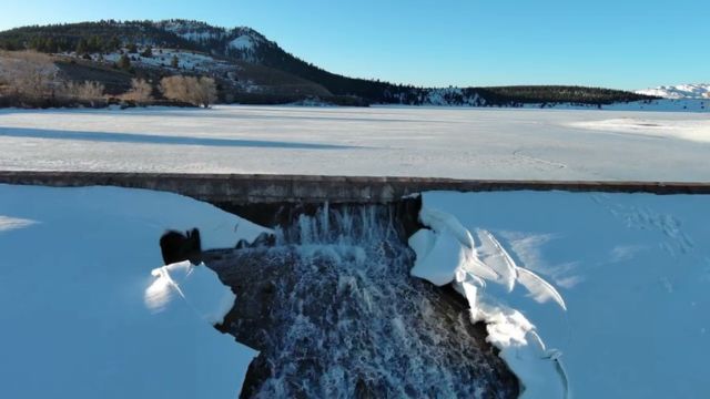 60-foot Crack in a Rural Utah Dam is Allowing Water to Flow Out, Harming the Town Nearby!