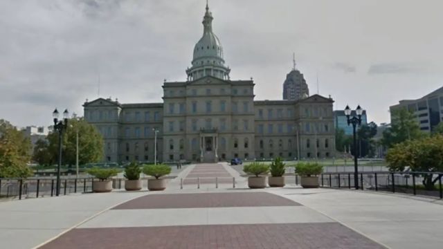 A Bill to Make Everybody Go to School Moves to the State House