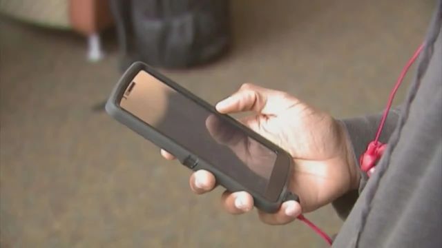 Bill in Ohio Wants to Ban Tiktok and Cell Phone Use in School