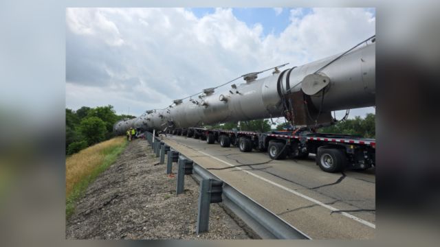 Tragic Accident in Texas Massive 350,000 Pound Load Detaches, Kills Two in Vehicle, Authorities Say