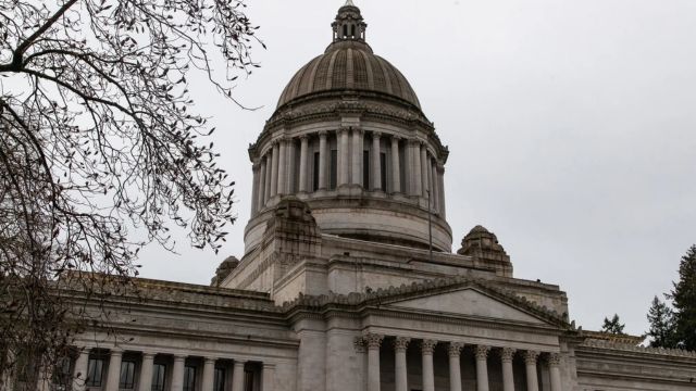 State Income Drops by Almost $500 Million, but WA Lawmakers Aren't Worried