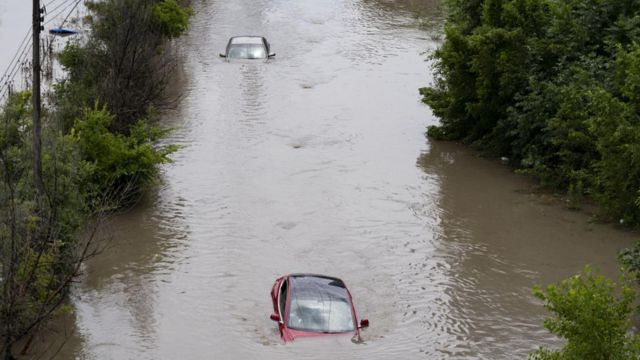 Dallas’s IH635 Was Flooded in the Morning, Leaving Drivers Stuck