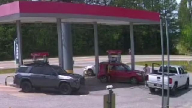 Florida Gas Station Road Rage Man Assaults Teens in Violent Encounter