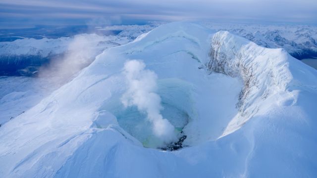 Alarms Are Raised by Quakes Under a Volcano Close to Alaska’s Biggest City