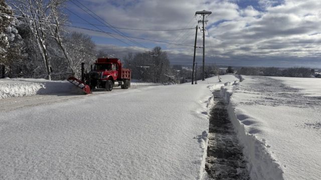 Great Lakes Region Prepares for Heavy Snowfall as Lake-Effect Storms Intensify