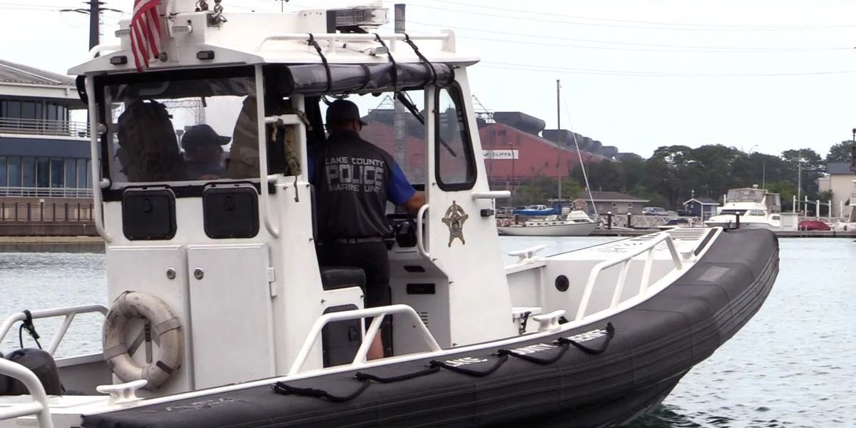 1 Dead, 1 Hospitalized After Boat Capsizes on Lake Michigan Near Hammond