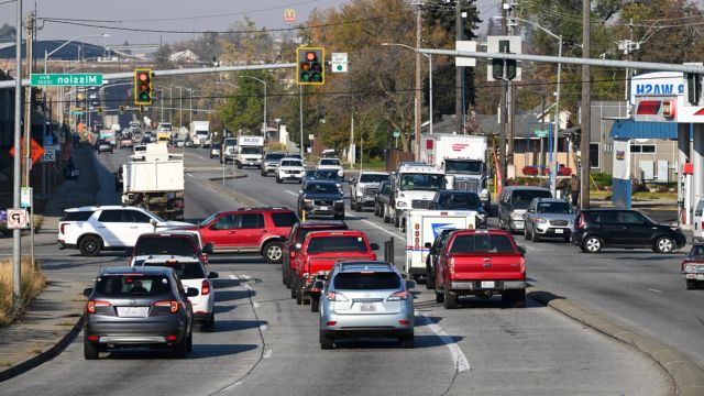 Arizona Red Light Cameras Balance Safety Privacy and Revenue Concerns