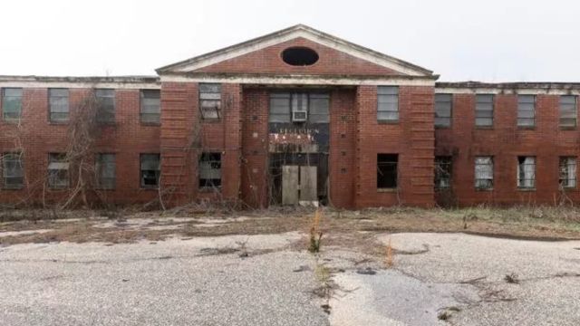 Alabama’s Most Infamous Abandoned Asylum and the Tragic Stories Within