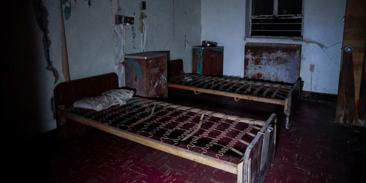 This Abandoned Hospital in Texas Has a Dark and Chilling History That Will Give You Nightmares