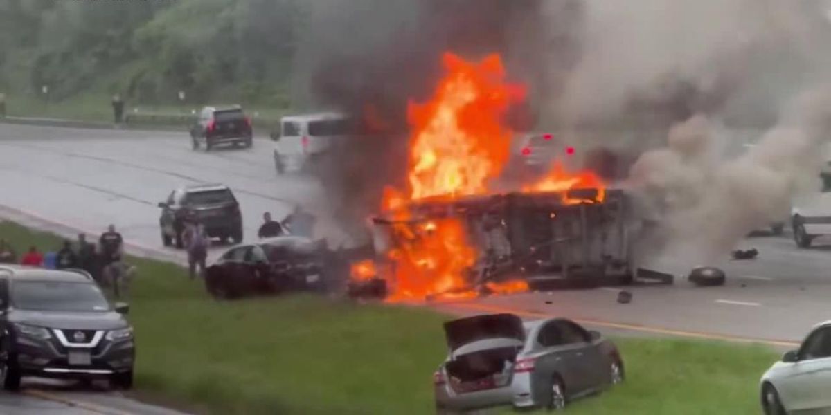 Police 4 Killed in Crash Near NYC After Van Crosses Into Opposing Lanes