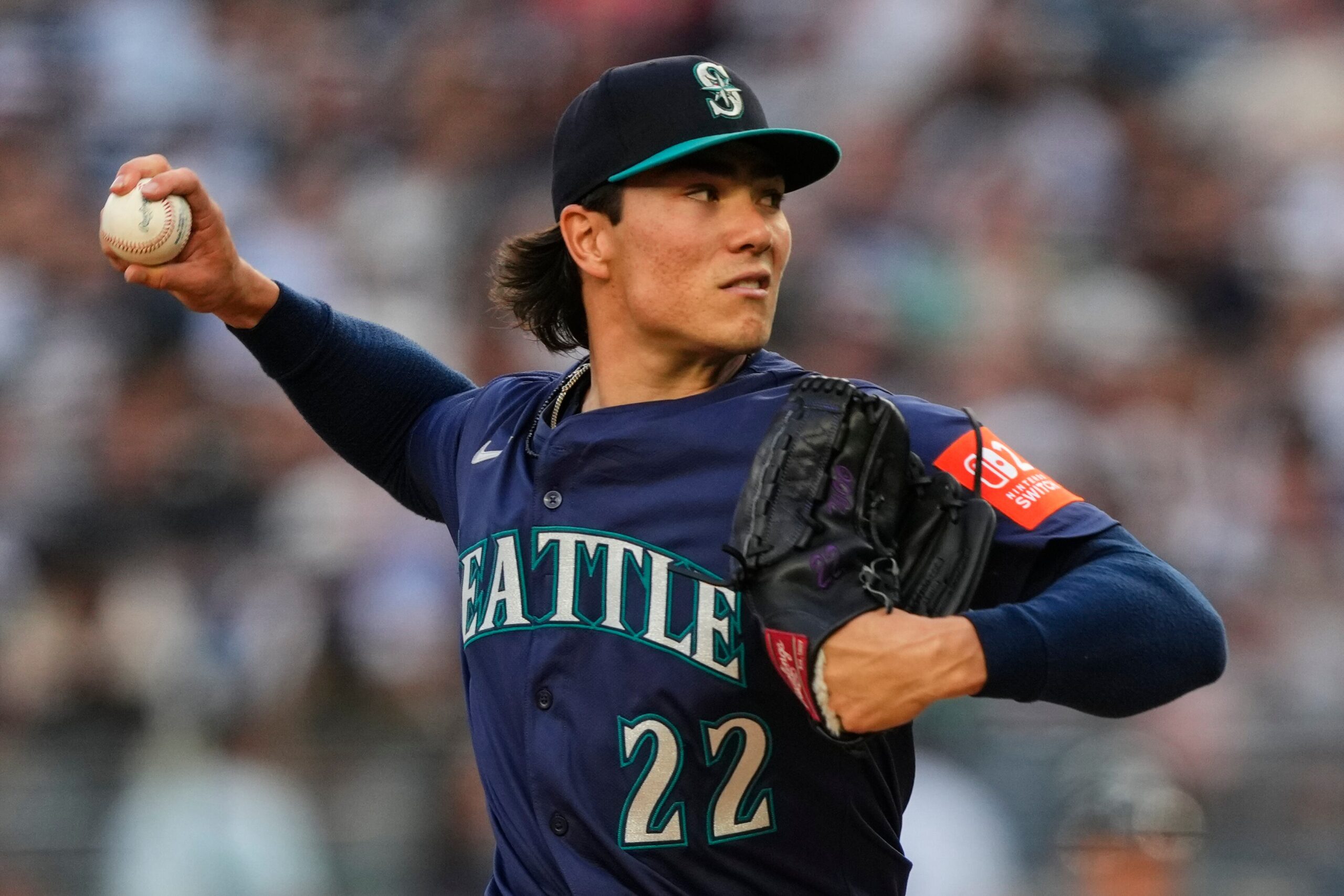 Mariners pitcher Bryan Woo loses no-hit bid in 8th inning at Yankee Stadium