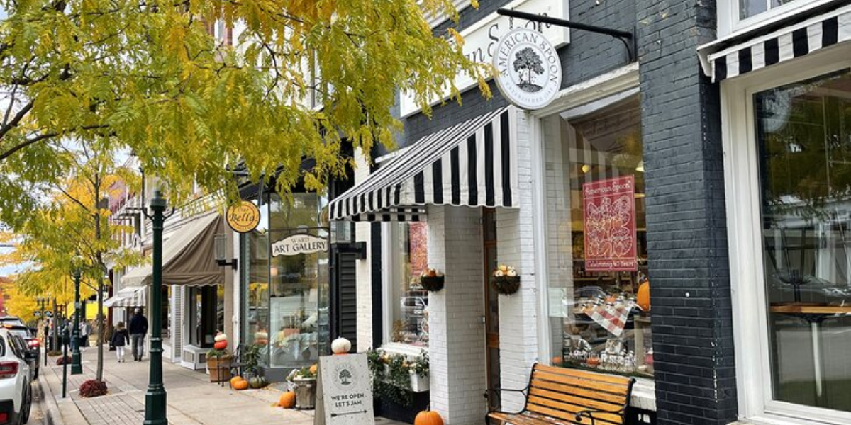 Most Tourists Skip These 10 Adorable Michigan Small Towns — Don’t Be One of Them