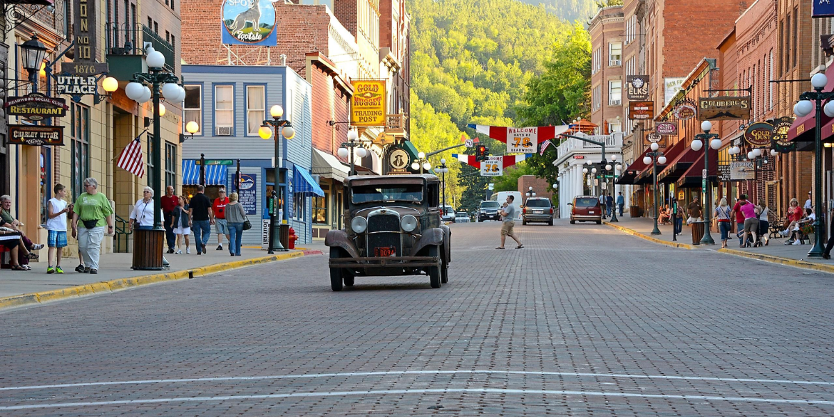 Most Tourists Skip These 10 Adorable South Dakotan Small Towns — Don’t Be One of Them