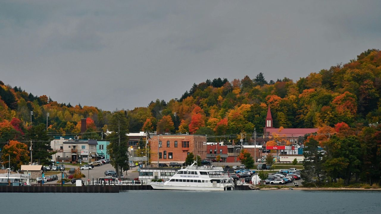 10-Charming-Lakeside-Towns-in-Alabama-That-Are-Perfect-for-Your-Next-Peaceful-Getaway