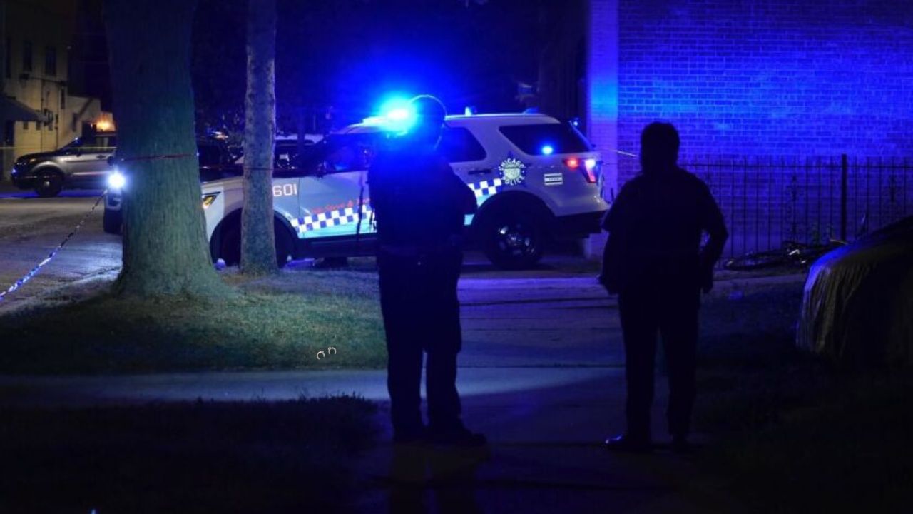 Bridgeport Woman Fatally Shot During Robbery in Chicago, Suspects Still at Large
