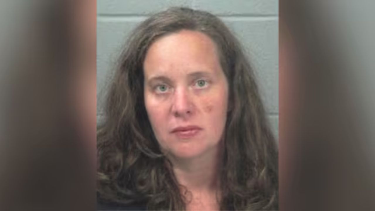 Pennsylvania Mother Charged After 3-Year-Old Found Dead in Car Outside Maine Business