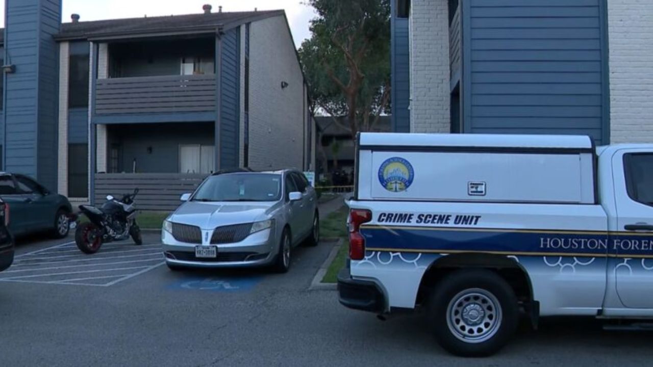 Three Young Children Lead Police to Parents’ Bodies in Suspected Murder-Suicide in Texas