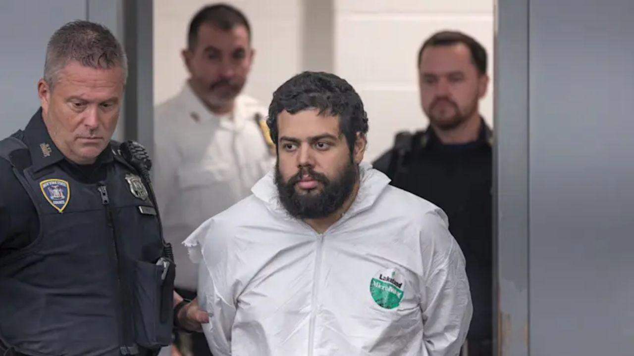 New York Son Arrested After Allegedly Stabbing Mother to Death Across from Elementary School