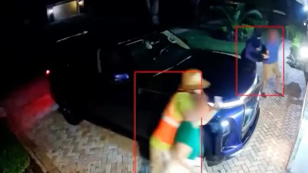 Florida Couple Allegedly Kidnapped at Gunpoint After Suspects Used Apple AirTags to Track Their Vehicle