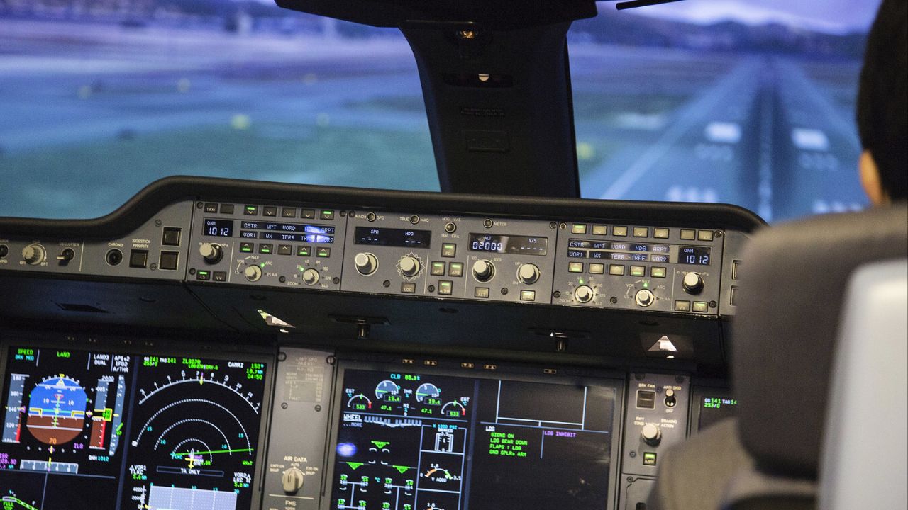NYC Pilot Reveals the ‘Most Important’ Button You Need to Know in Case of Emergency