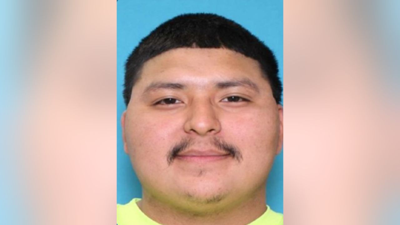 Texas Police Hunt Suspect Accused of Killing Dallas Father in Front of Pregnant Wife and 4-Year-Old Son