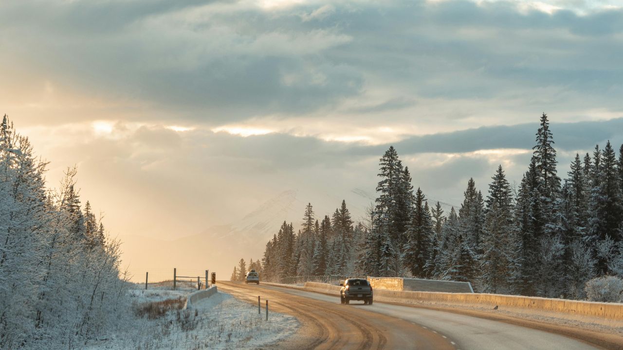 Minnesota Officials Urge Early Winter Travel Preparation Ahead of Thanksgiving Rush