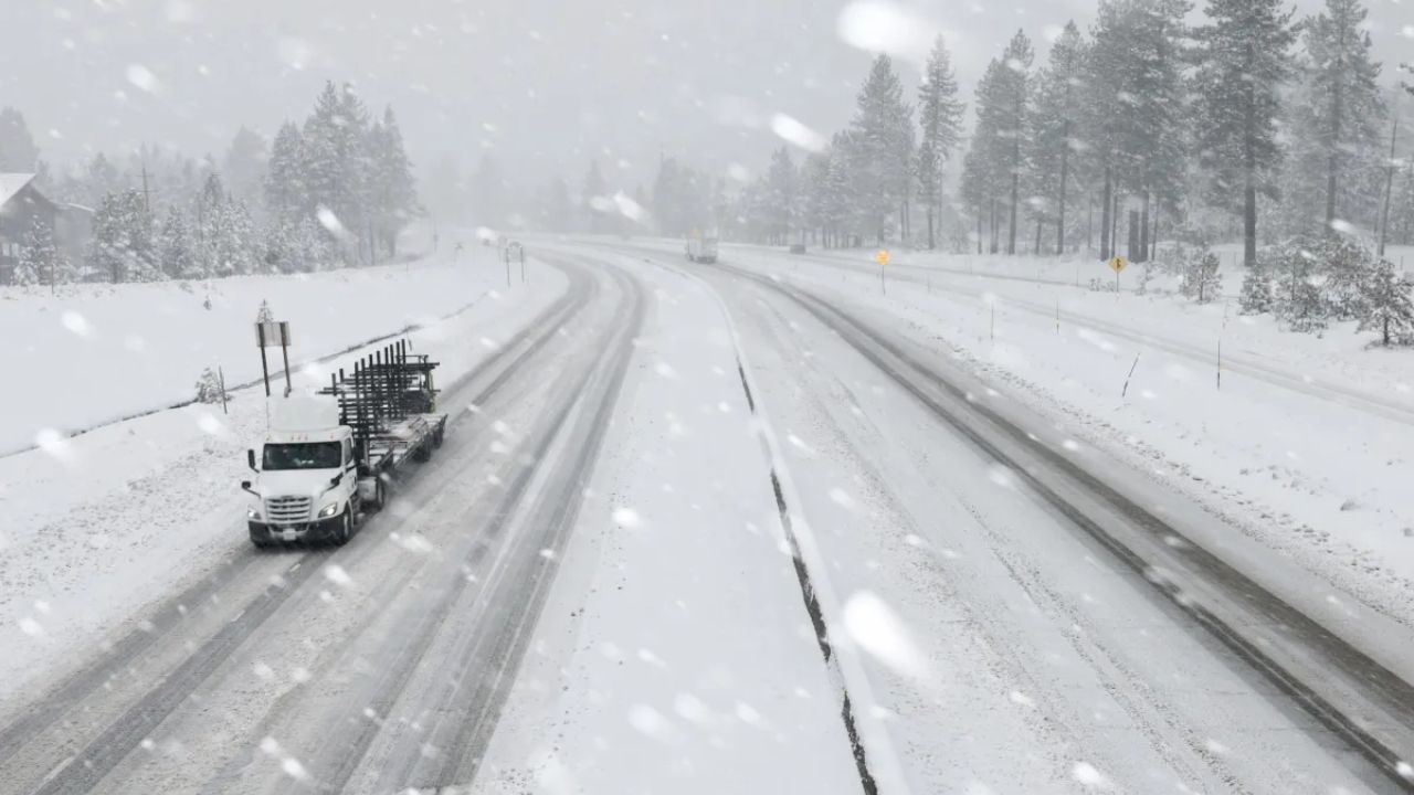 Christmas Holiday Travel Ramps Up as Winter Weather Threatens Road and Air Disruptions