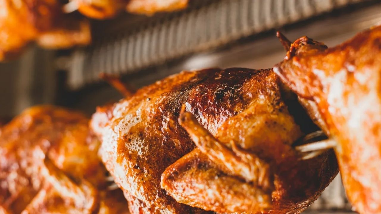 Costco’s $4.99 Rotisserie Chicken Faces New Safety Questions Amid Salmonella Findings