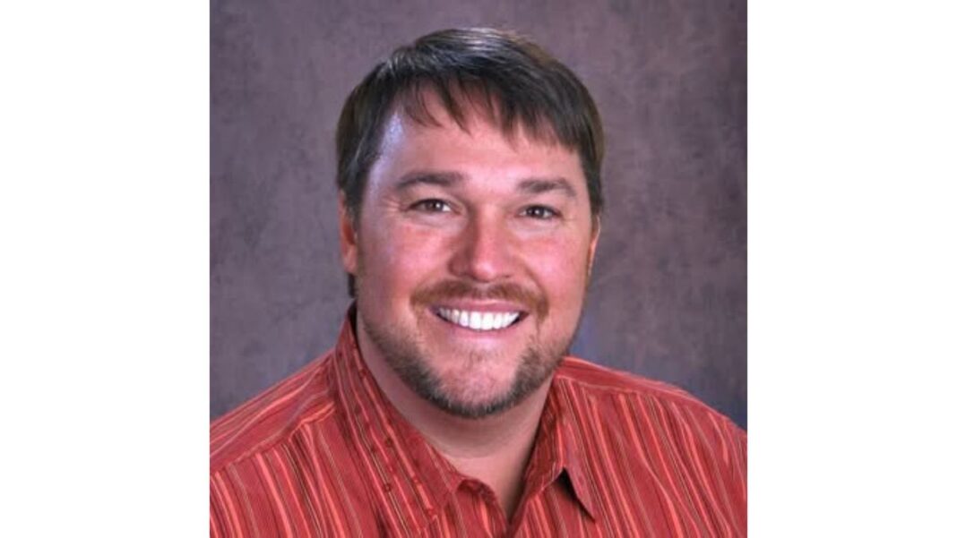 Holland, Michigan, Grieves Sudden Loss of Dr. Brian Parkhurst, Beloved Chiropractor and Wildlife Advocate Dr. Parkhurst co‑founded Parkhurst Chiropractic & Lakeshore Wellness Center with his wife, Dr. Karla Parkhurst.