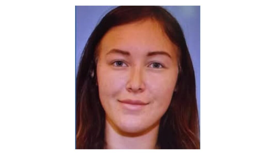 Witnesses reported that she may have entered the water during a mental health crisis, a detail that added urgency to the search efforts.